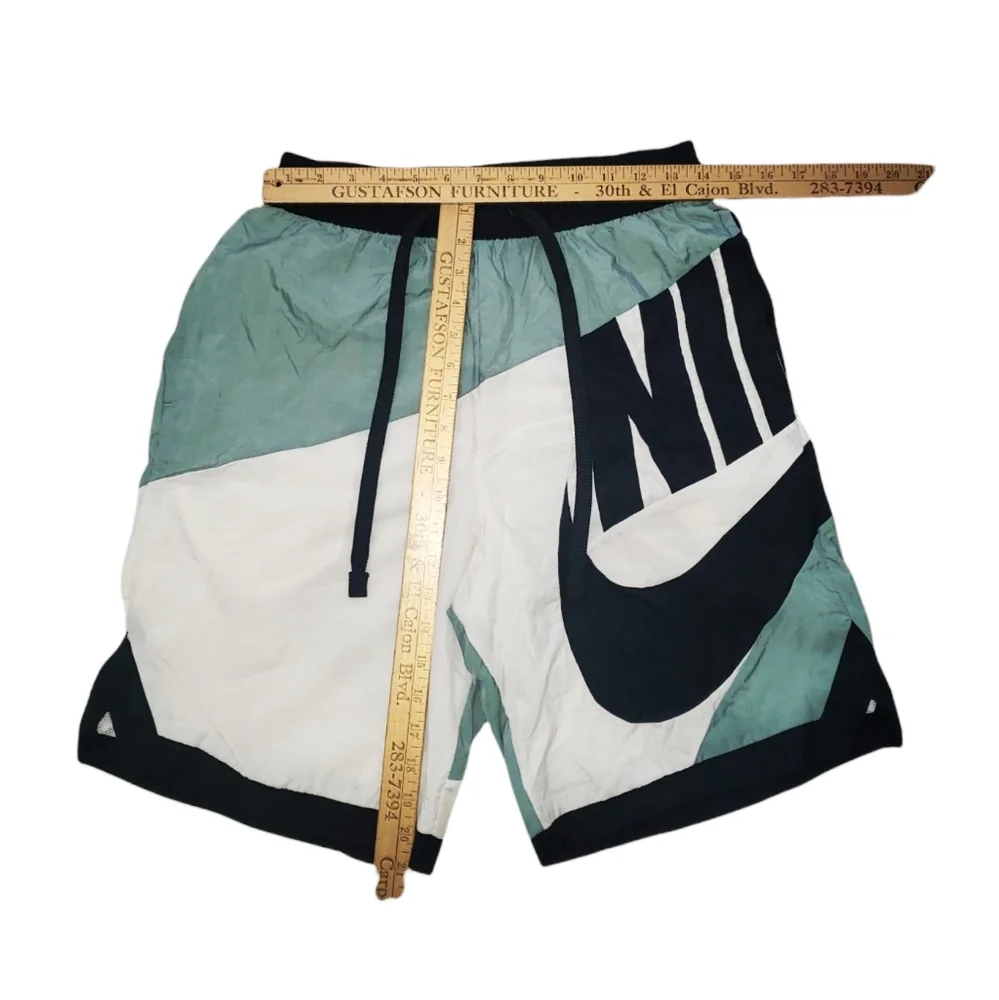 ‼️SOLD‼️ Nike Dri-Fit Air Rare Throwback Futura Spellout Colorblock Shorts - Picture 11 of 13